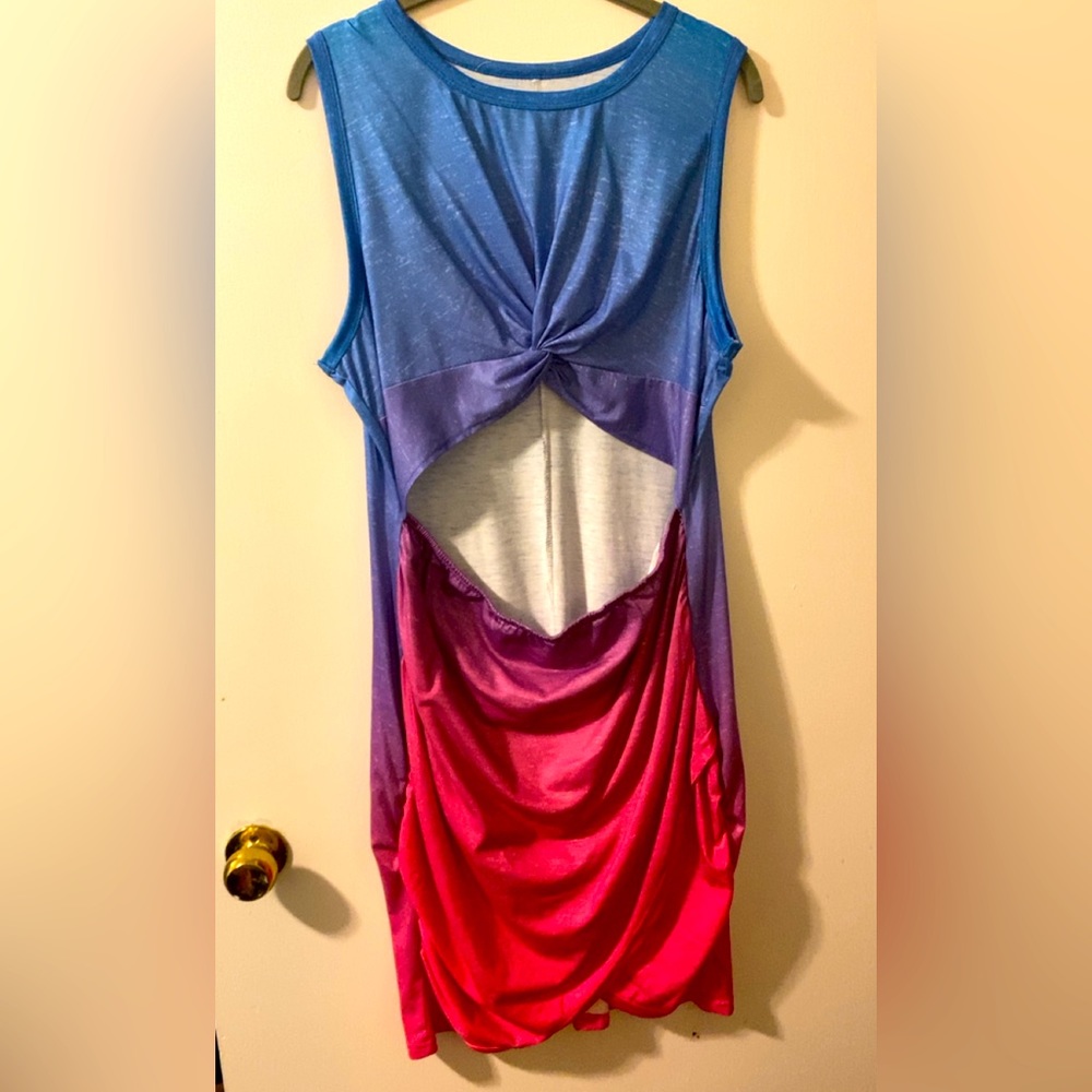 💘 Ombré sundress with fun front cut out 💘
